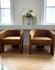 Luksus design loungestol i velour med karakteristisk trebenet stel